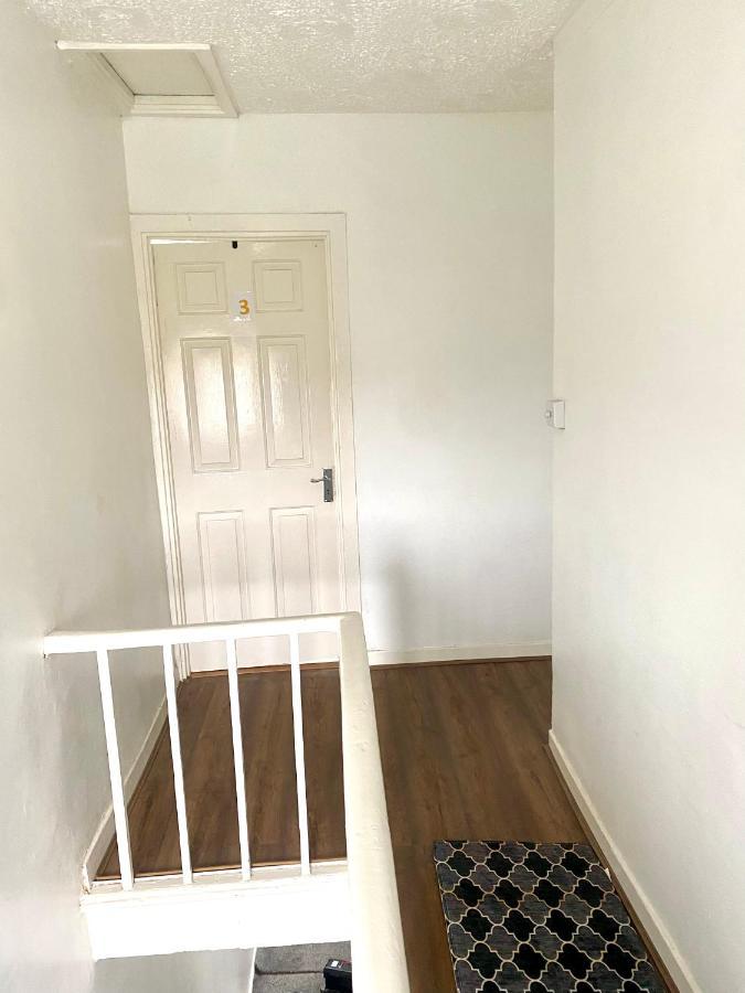 Apartamento Single Bed In A Peaceful House In Morriston Exterior foto